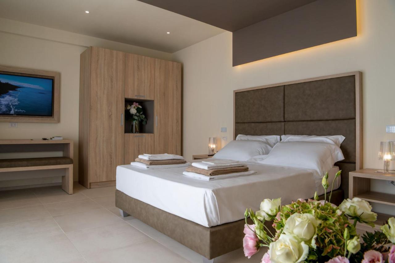 Palace Lido Hotel & Suites Marina di Cecina Bagian luar foto